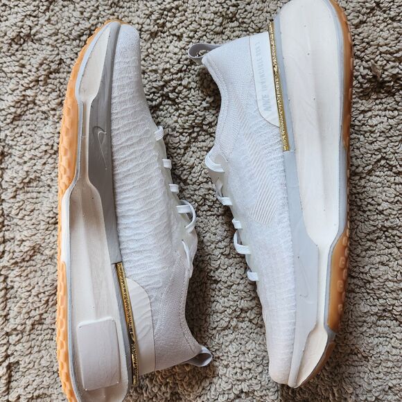 Wmns Nike ZoomX Invincible 3 Light Bone Sail Gum Brand New Sz 10 - Picture 1 of 8